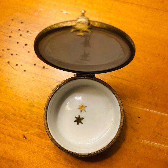 VINTAGE LIMOGES BOX ~ MOON 🌙 & Stars ⭐️ - Picture 3 of 5